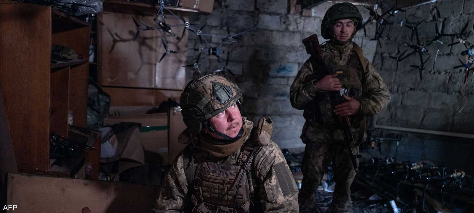 جنود أوكرانيون على الجبهة