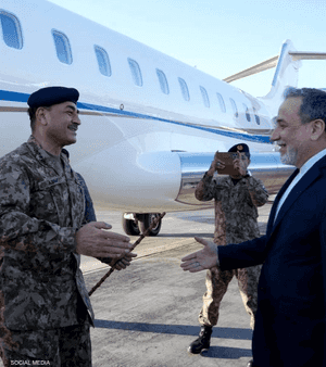 وزير الخارجية الإيراني يستقبل وزير الدفاع الباكستاني