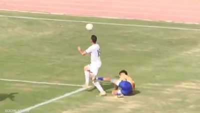 فيديو.. إيقاف طاقم تحكيم مصري بعد "أغرب واقعة فار"