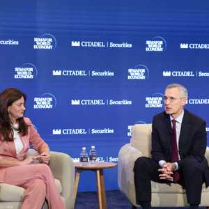 ستولتنبرغ قال إن الغرب كان عليه دعم أوكرانيا في وقت أبكر