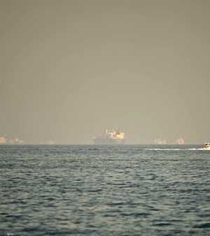 أرشيفية لسفن في مضيق هرمز