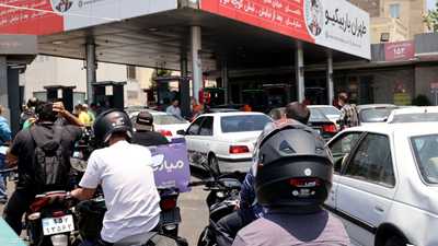 "طوابير الوقود" تربك طهران.. قلق من فشل التفاوض
