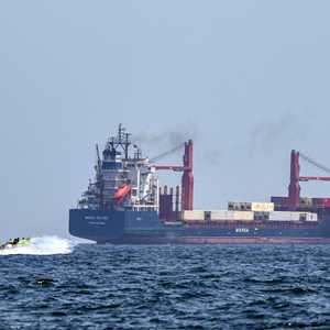 صورة أرشيفية لسفينة حاويات في مضيق هرمز