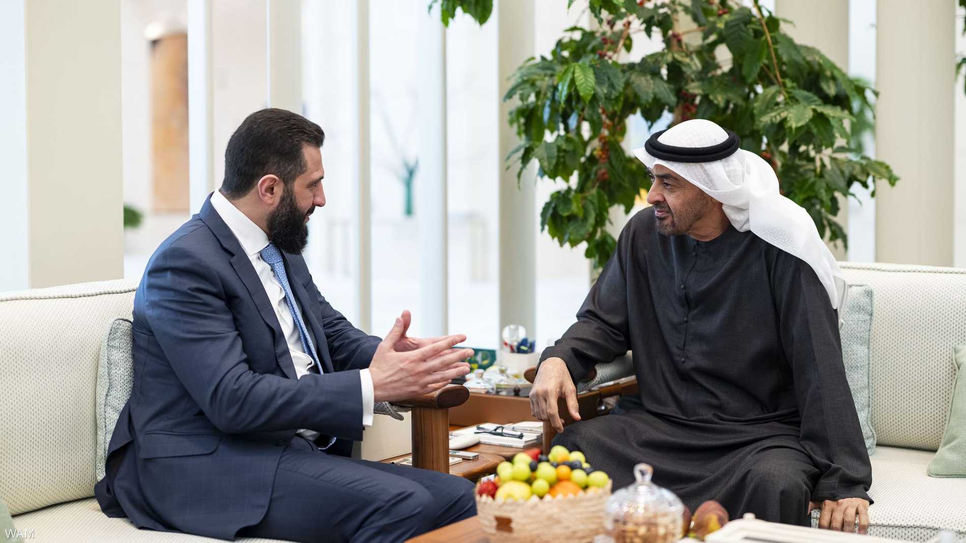 محمد بن زايد وأحمد الشرع يبحثان العلاقات بين البلدين 