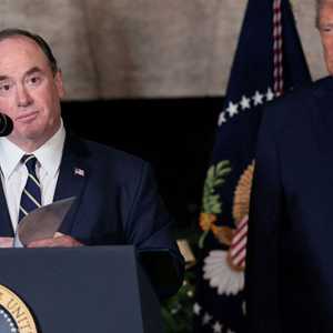 وزير البحرية الأميركية جون فيلان