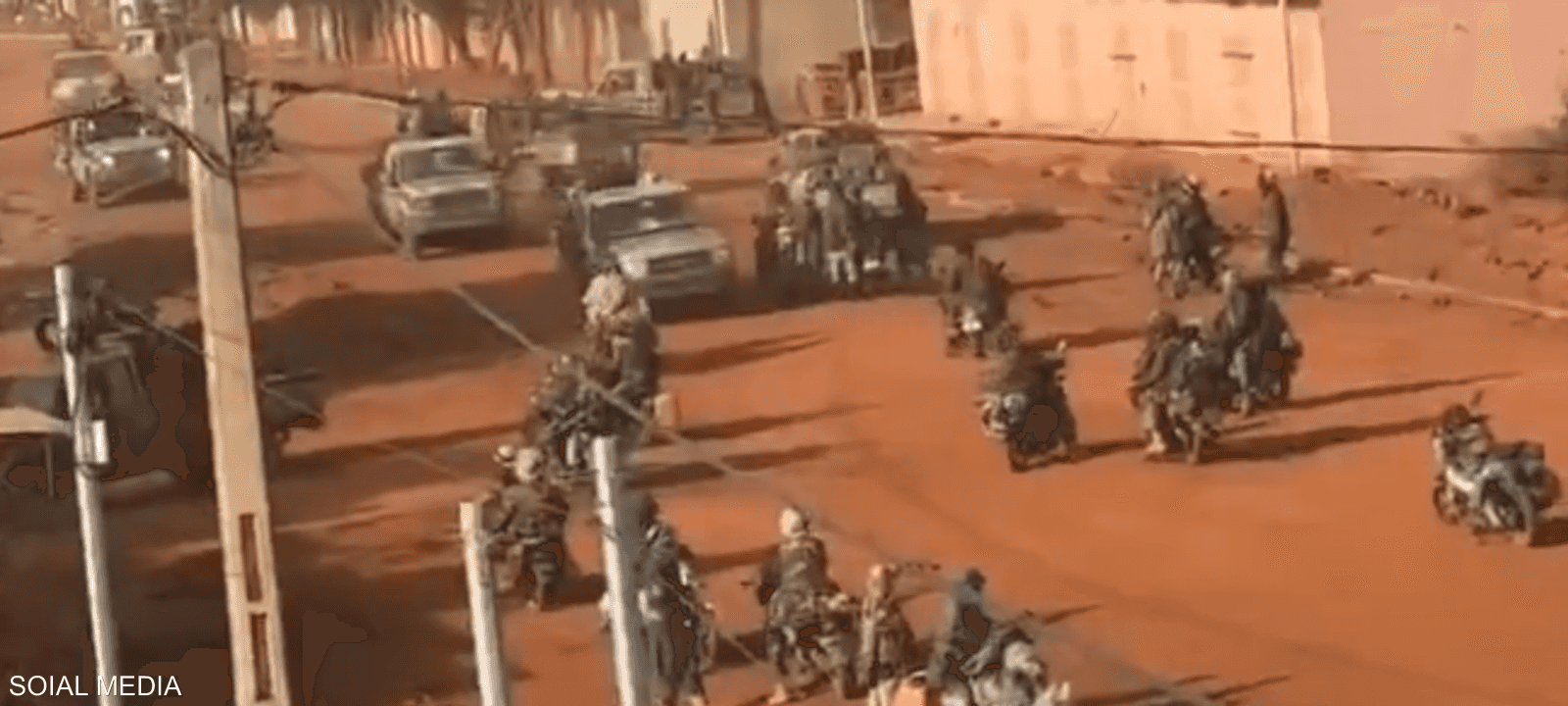 صور متداولة لعشرات المسلحين قرب العاصمة المالية باماكو