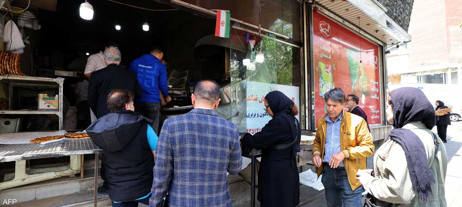 تصاعدت المطالبات بتدخل حكومي عاجل لاحتواء الأزمة