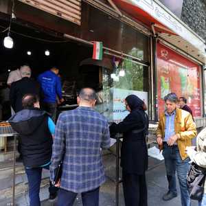 تصاعدت المطالبات بتدخل حكومي عاجل لاحتواء الأزمة