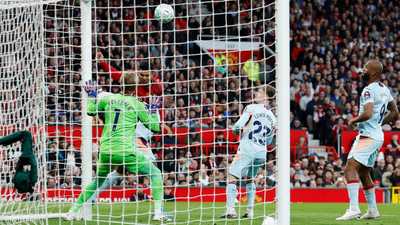 مانشستر يونايتد يقترب من العودة إلى دوري أبطال أوروبا