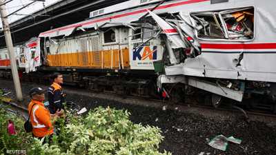 فيديو: تصادم قطارين في إندونيسيا يسفر عن سقوط قتلى وجرحى