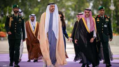 عبد الله بن زايد يمثل رئيس الإمارات في قمة الخليج التشاورية