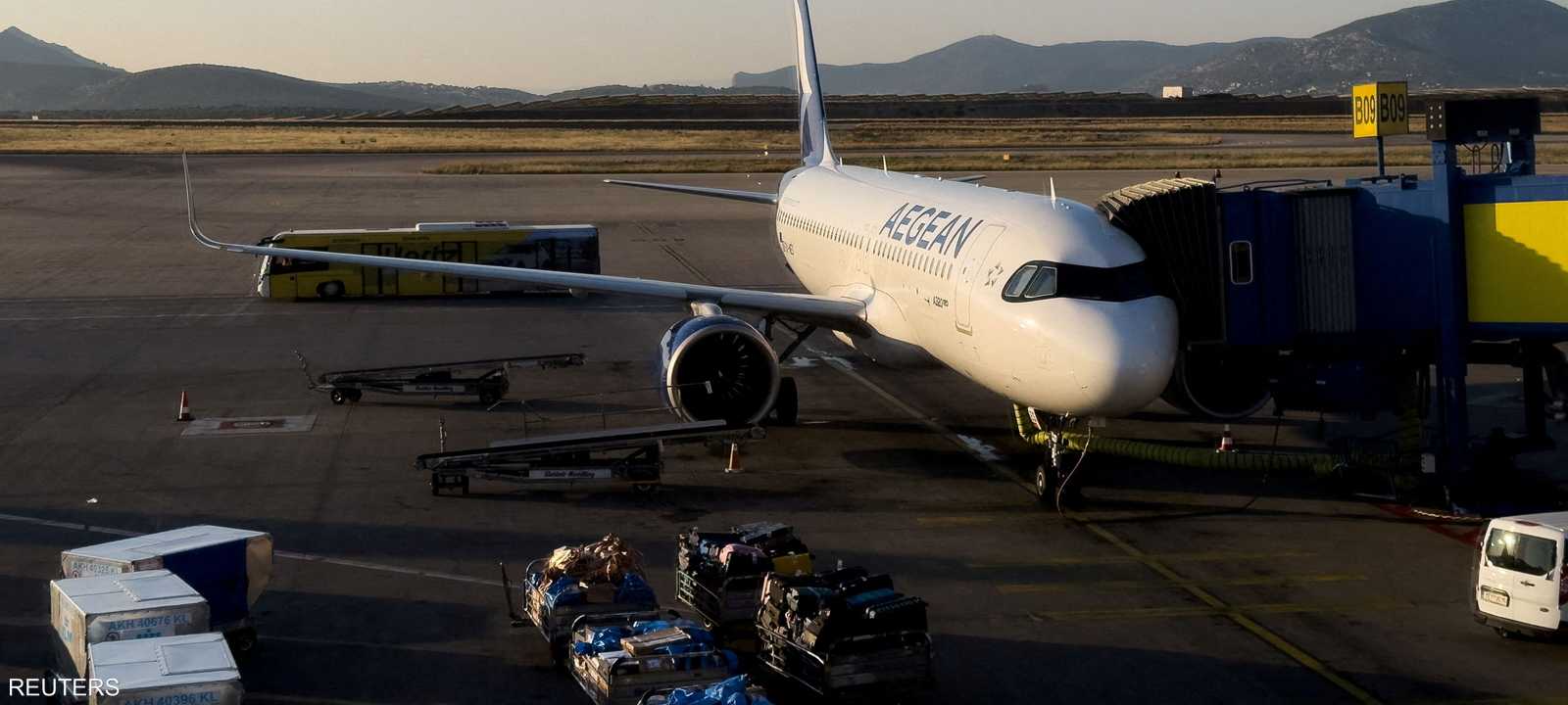 طائرة إيرباص تابعة لشركة الطيران اليونانية مطار أثينا