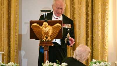 انتقم لأوروبا.. الملك تشارلز يرد على ترامب بـ"دعابة لاذعة"