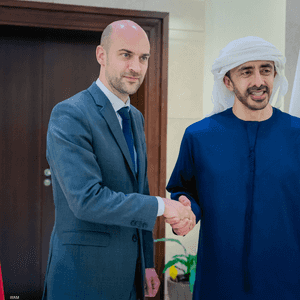الشيخ عبد الله بن زايد يستقبل وزير خارجية فرنسا