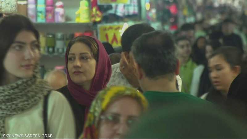 الإيرانيون يكافحون لتوفير قوتهم اليومي