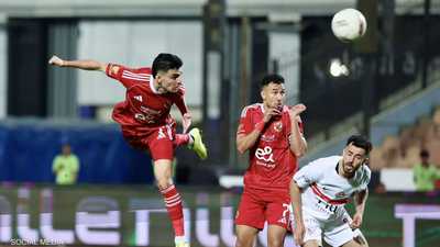 الأهلي يهزم الزمالك بثلاثية ويشعل الدوري المصري