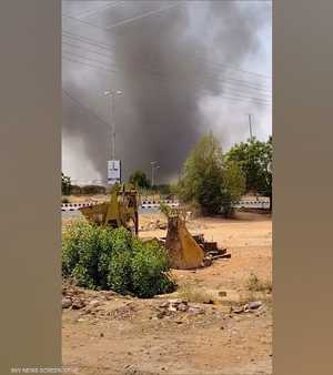 مسيرات تضرب مطار الخرطوم بعد تشغيله جزئيا
