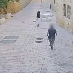 دان القنصل الفرنسي في القدس الهجوم