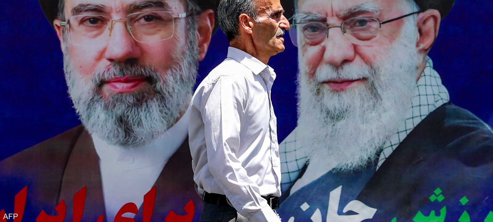 مجتبى يتولى السلطة خلفا لوالده