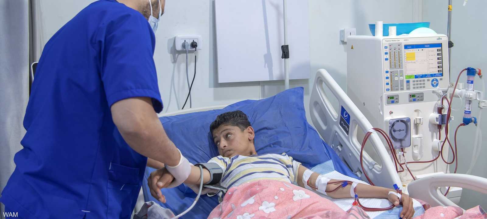 المستشفى الإماراتي العائم يواصل تقديم خدماته لمرضى غزة