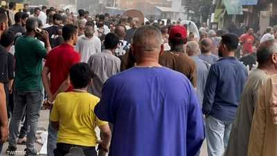 تجمع المواطنين بعد مقتل الجاني في مركز أبنوب بأسيوط