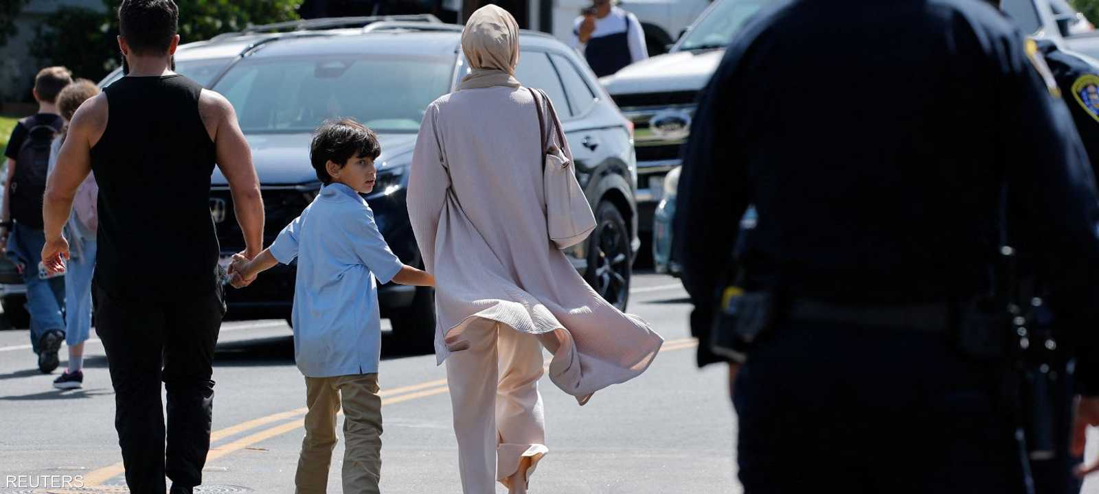 سارعت العائلات بإجلاء أبناءها من المكان بعد الحادث