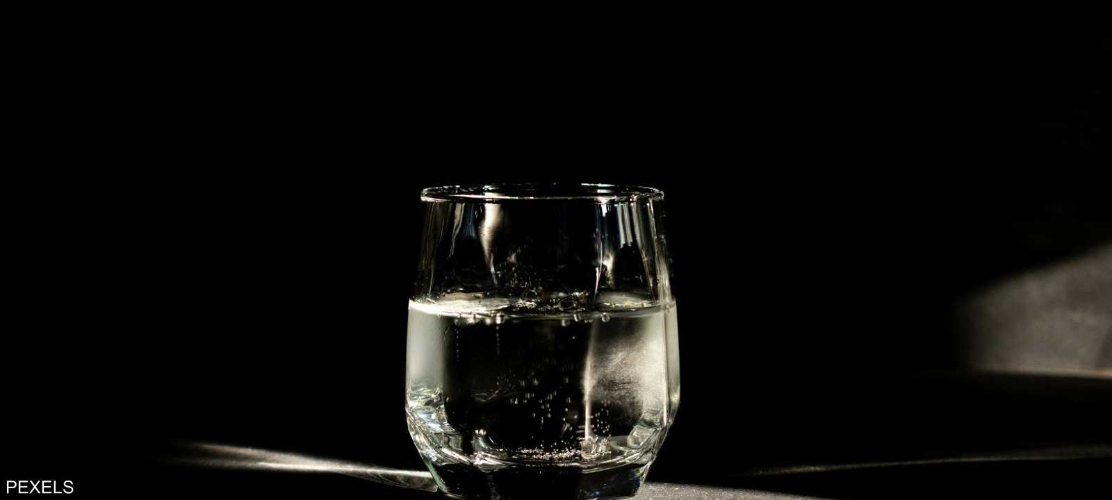 يزعم أن المياه الفوارة تزيد خطر سرطان القولون والمسنقيم