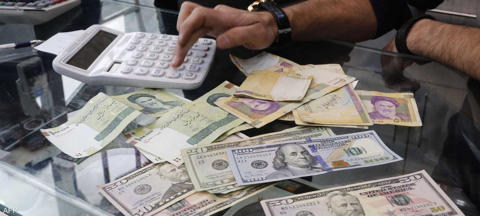 إيران تعاني أوضاعا اقتصادية صعبة