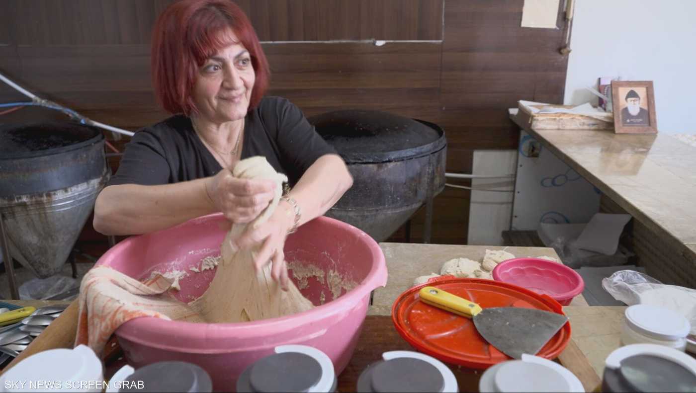 القليعة تتمسك بالحياة رغم الغارات 