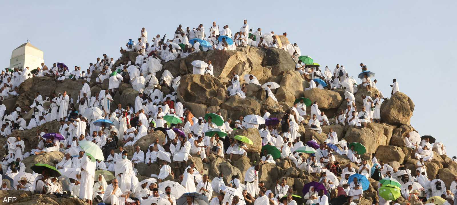 ضيوف الرحمن على جبل الرحمة بصعيد عرفات