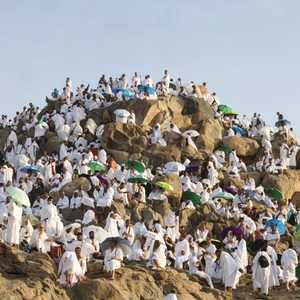 ضيوف الرحمن على جبل الرحمة بصعيد عرفات