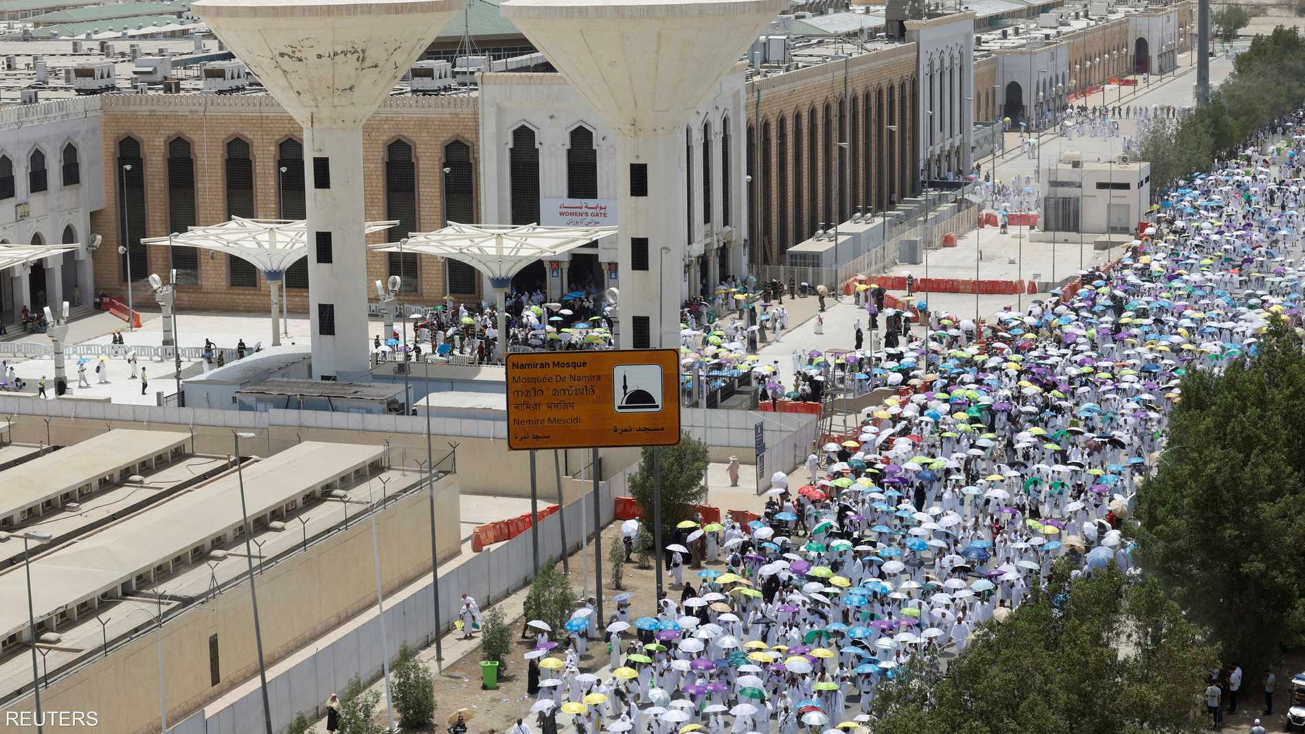 حجاج بيت الله ينفورن إلى مزدلفة بعد أداء ركن الحج الأعظم 