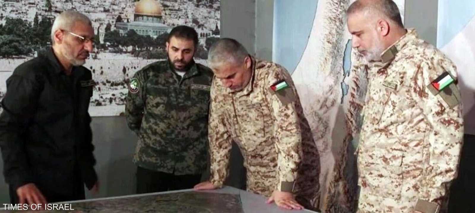 عودة إلى اليمين بجوار رافع سلامة وأبو عبيدة ومحمد ضيف