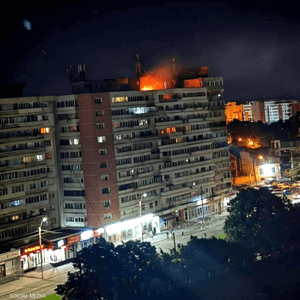 تحطمت المسيرة فوق سطح مبنى سكني