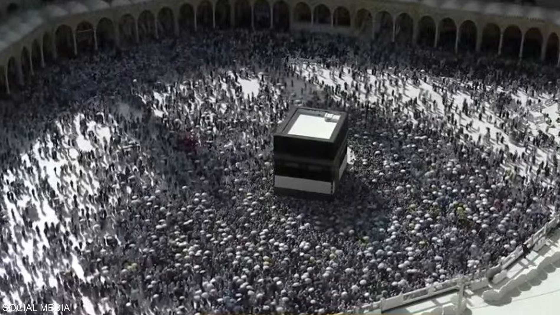 مع اكتمال مناسك الحج.. ضيوف الرحمن يؤدون طواف الوداع 