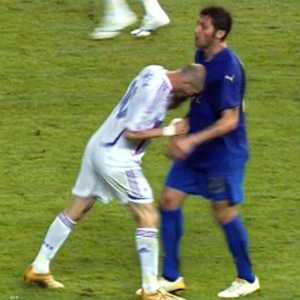 تعدي زيدان على ماتيرازي من أشهر اللقطات في كأس العالم