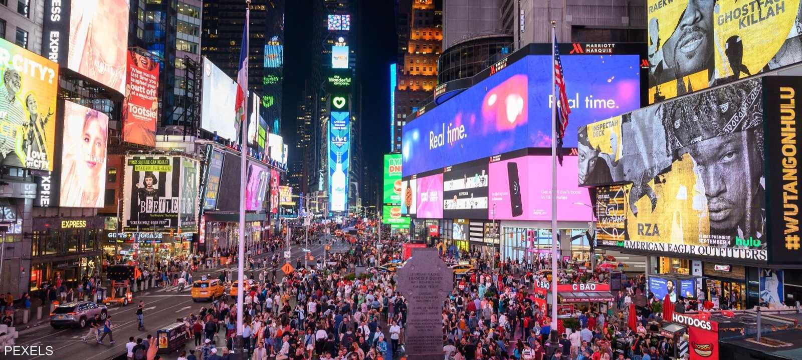 دراسة تكشف ميل البشر للمشي عكس عقارب الساعة