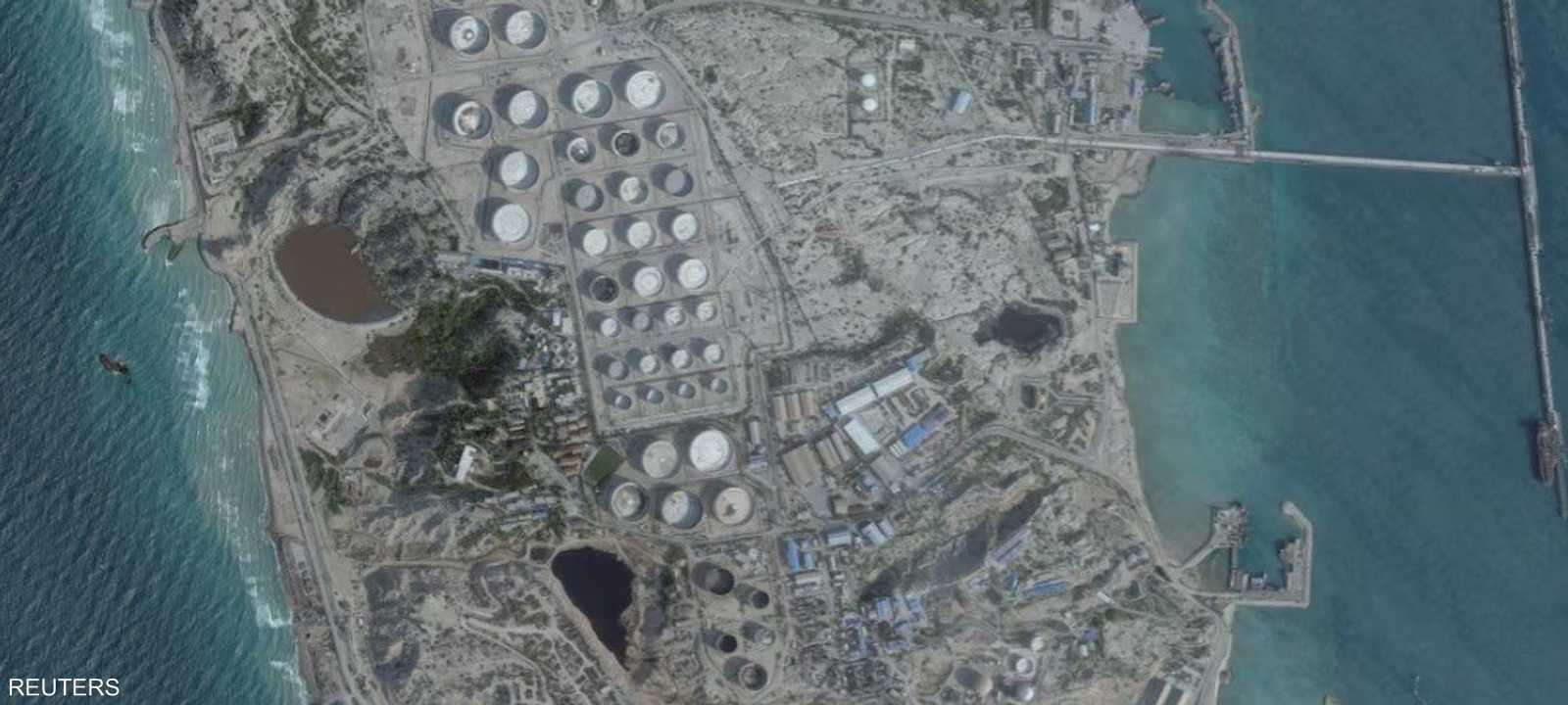صورة ملتقطة بقمر صناعي لجزيرة خرج في إيران