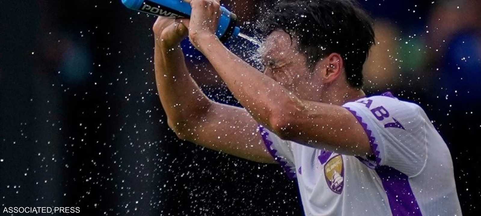 استراحة الترطيب في المونديال تشعل النقاش