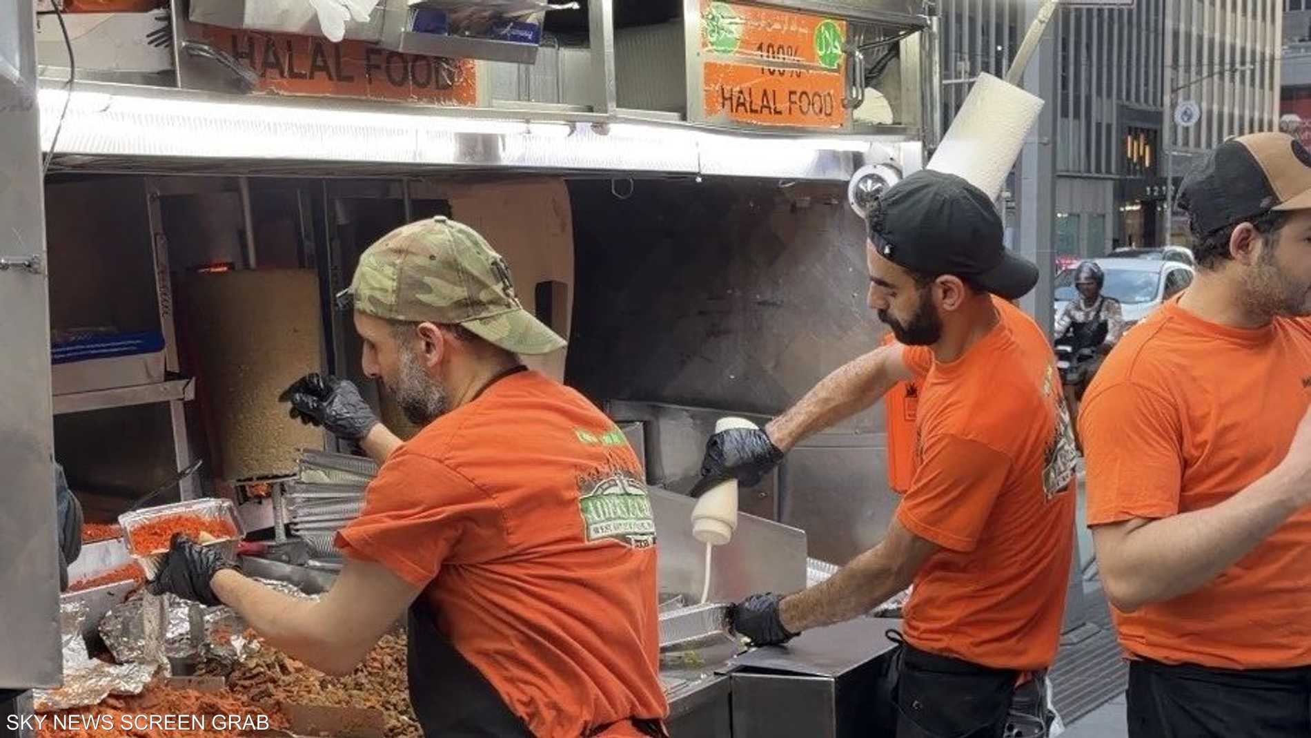من عربة لأيقونة.. أطول طابور في نيويورك "من أجل طبق مصري" 
