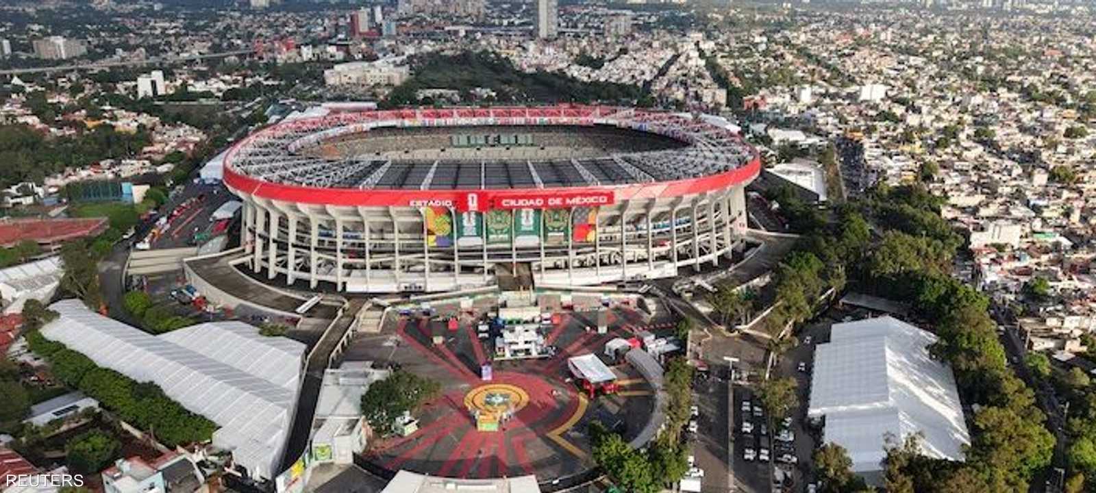 قال خبرء أن الحرارة تؤثر على ملايين المشجعين وآلاف العاملين