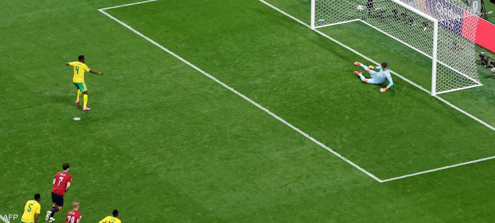 موكوينا سجل التعادل لجنوب إفريقيا من ضربة جزاء