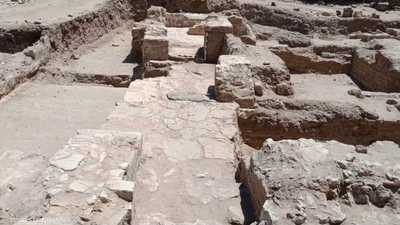 صالة أعمدة ولوحات حجرية.. كشف أثري جديد في مصر