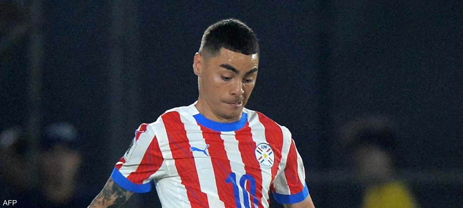 ألميرون بطل أول حالة طرد في كأس العالم بسبب تغطية الفم