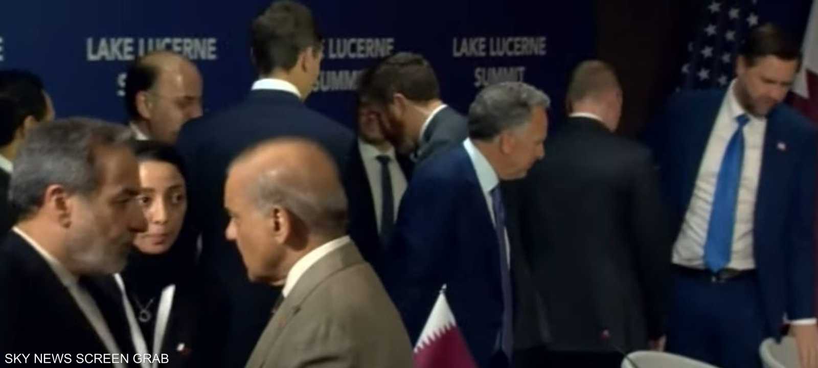 المفاوضات عقدت من دون مصافحات بين الجانبين
