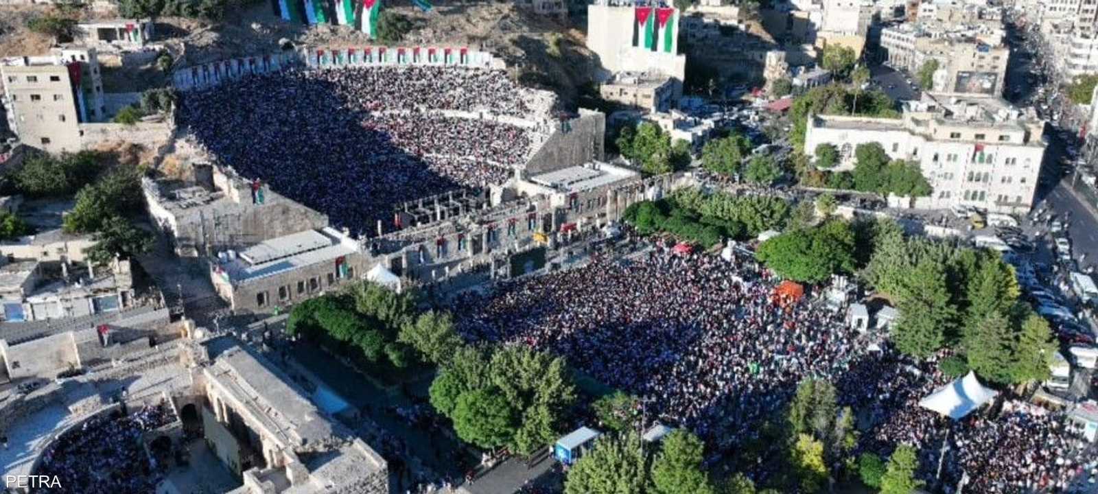 جماهير الأردن احتشدت في الساحات لمتابعة مباريات المنتخب