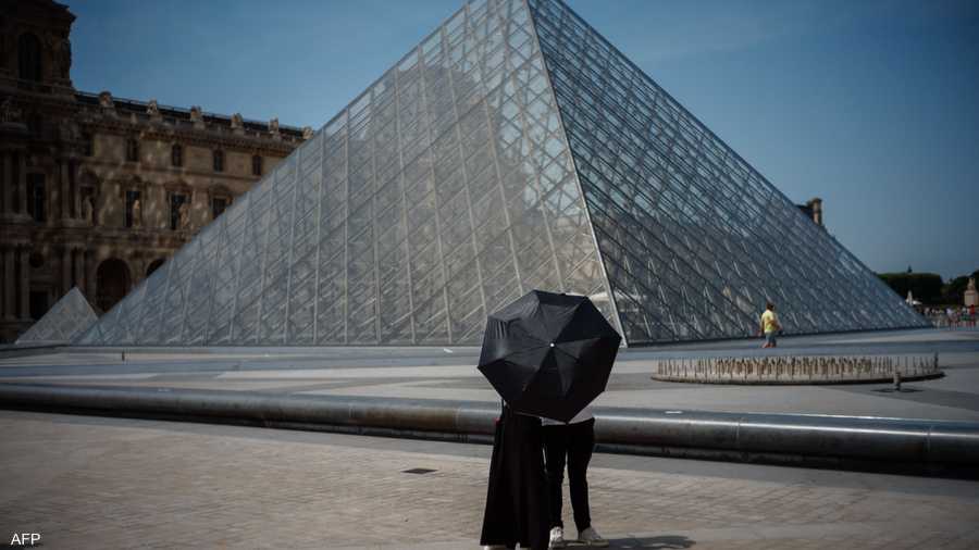 أدت الموجة إلى إغلاق العديد من المواقع السياحية قبل موعدها