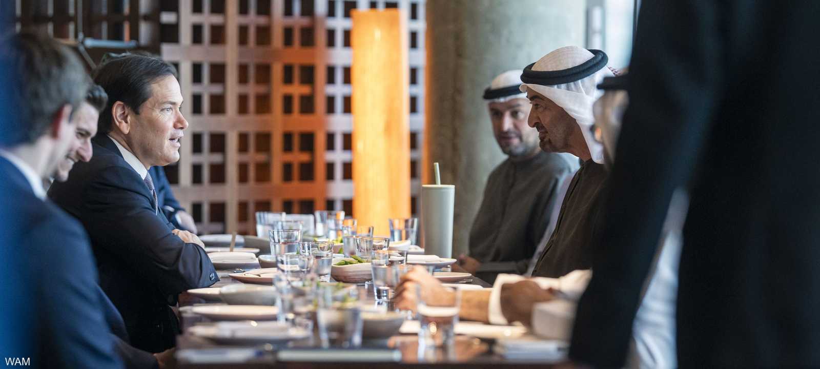 محمد بن زايد يستقبل وزير الخارجية الأميركي