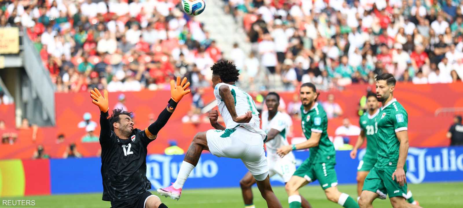 من المباراة بين الفريقين