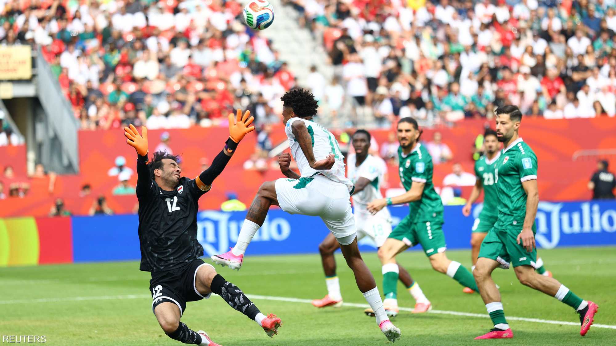 من المباراة بين الفريقين